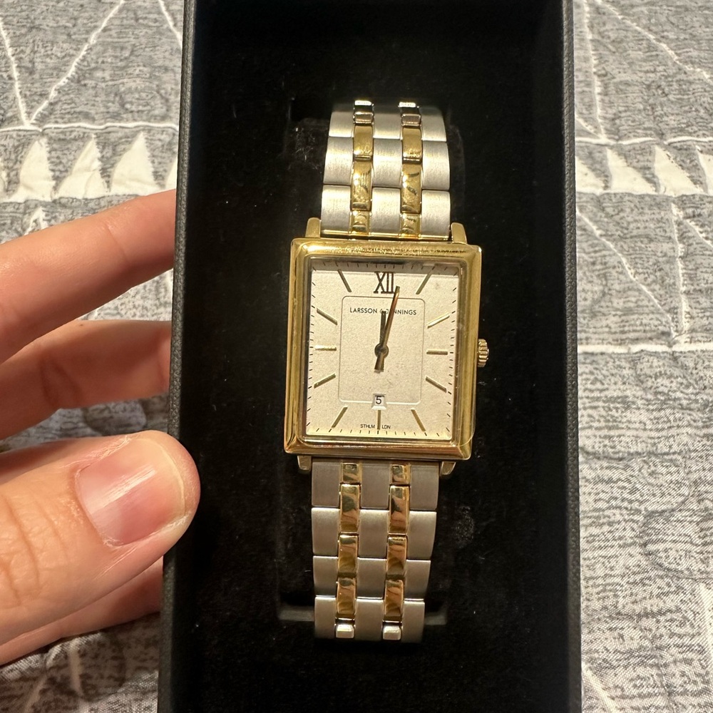 Larsson And Jennings Boyfriend Watch NWT